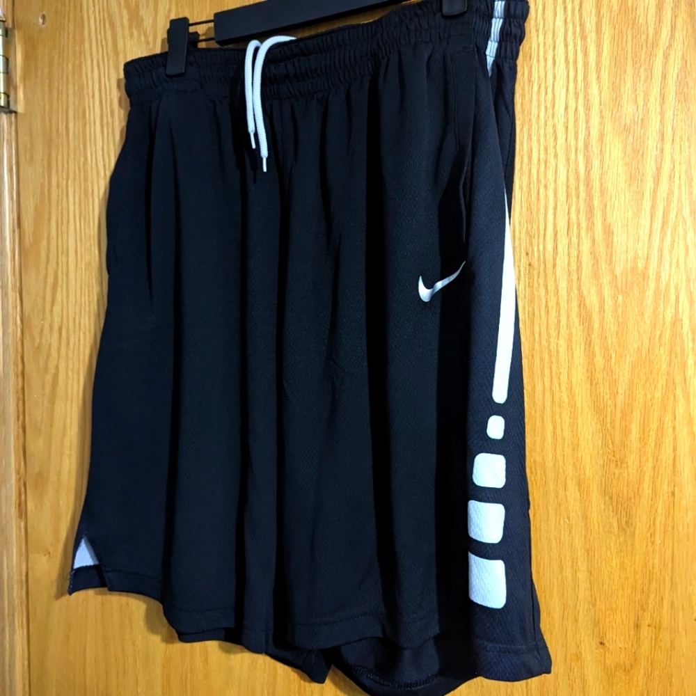 Nike XXL women's basketball shorts